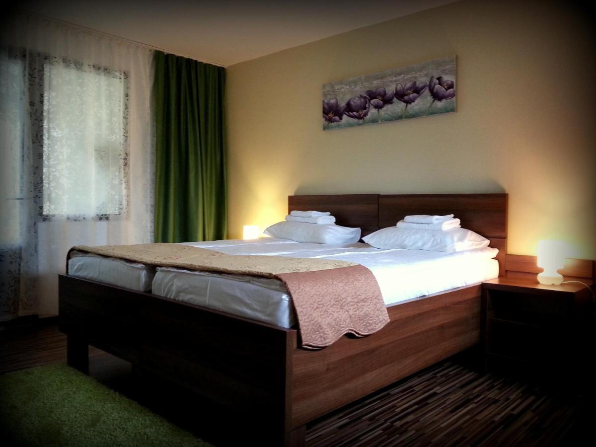 Hotel Cazare La Troita à Codlea Chambre photo